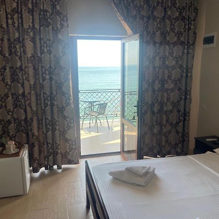 Leon Hotel New Athos ภายนอก รูปภาพ